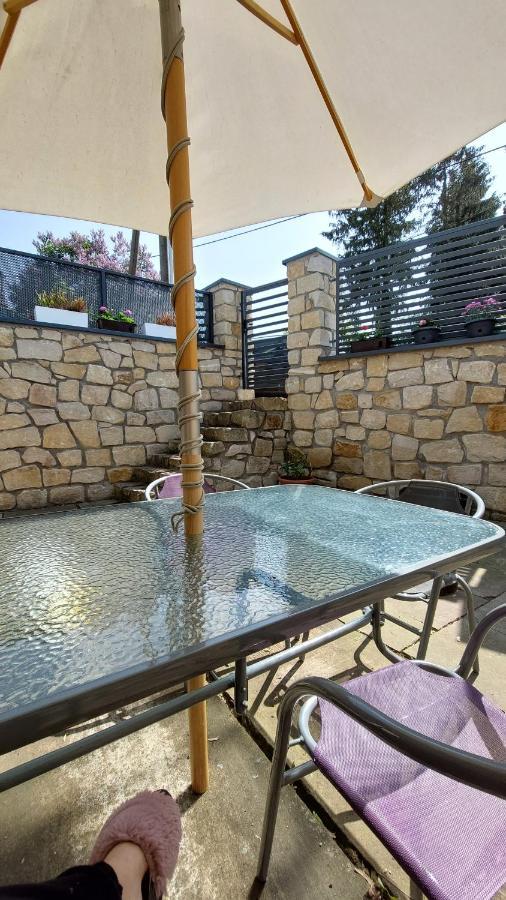 Suteren "Podhoubi" Apartman Broumov Kültér fotó