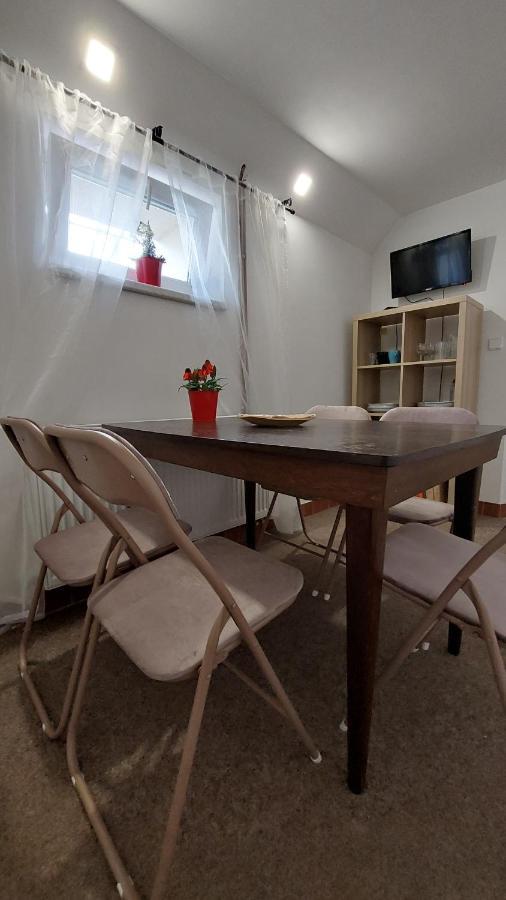 Suteren "Podhoubi" Apartman Broumov Kültér fotó