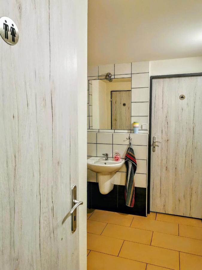 Suteren "Podhoubi" Apartman Broumov Kültér fotó